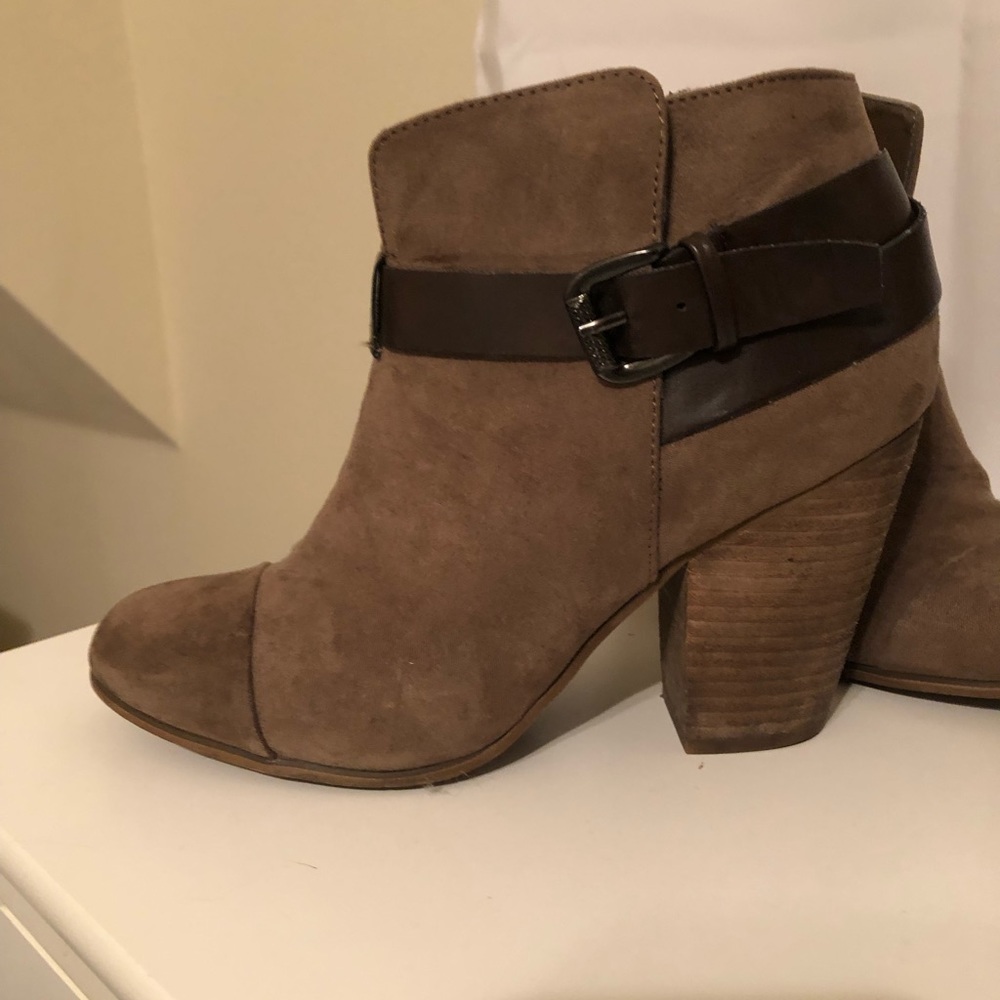 Carlos Light Brown booties